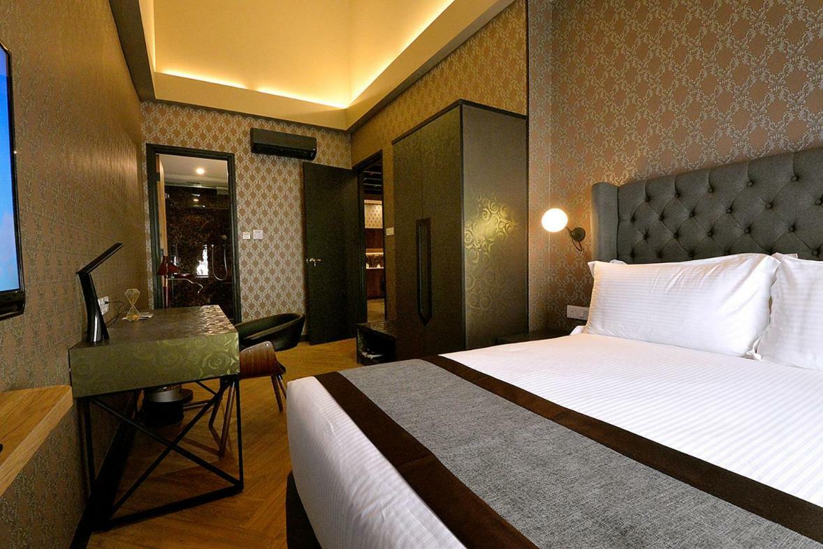 1969 Business Suites Bandar Botani, Ipoh Buitenkant foto
